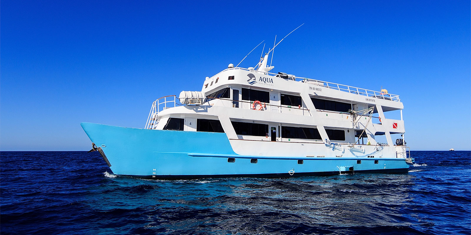 MY Aqua liveaboard in the Galapagos