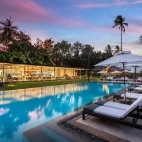 Breeze restaurant & infinity pool at Atmosphere Resort & Spa. Holiday accommodation in Dauin, Philippines.