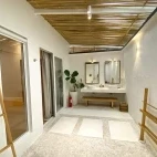 Deluxe superior bathroom at Atmosphere Resort & Spa. Holiday accommodation in Dauin, Philippines