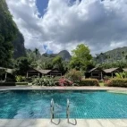 Swimming pool at Cliffs & River Jungle Resort in Thailand