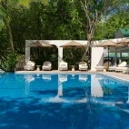 Sip & Dip Bar at Eri Maldives