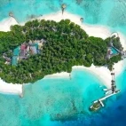 Aerial view of the entire Makunudu Island Resort in the Maldives.