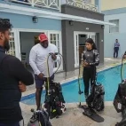 People learning to dive at Manta Lodge in Tobago