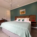 A bedroom at the Lookout Guesthouse, South Africa