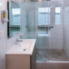 Bathroom on board Tiburon Explorer liveaboard in the Galapagos Islands