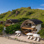 Grand View & Grand Beach bungalows at Komodo Resort in Indonesia