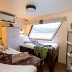 Deluxe cabin on board Thailand Aggressor liveaboard.