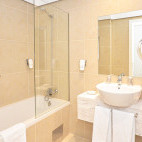 Bathroom at Hotel Solar do Bom Jesus in Madeira