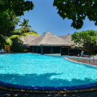 Swimming pool at Adaaran Select Hudhuran Fushi in the Maldives