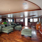 Saloon onboard M/Y Duke of York liveaboard