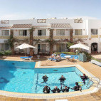 Divers in the pool at Camel Dive Club & Hotel, Sharm el Sheikh