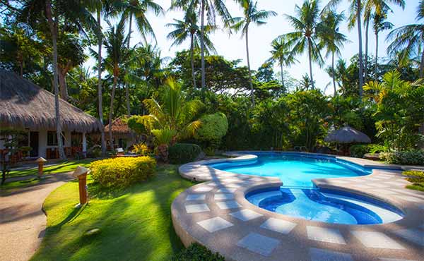 Pura Vida Beach & Dive Resort